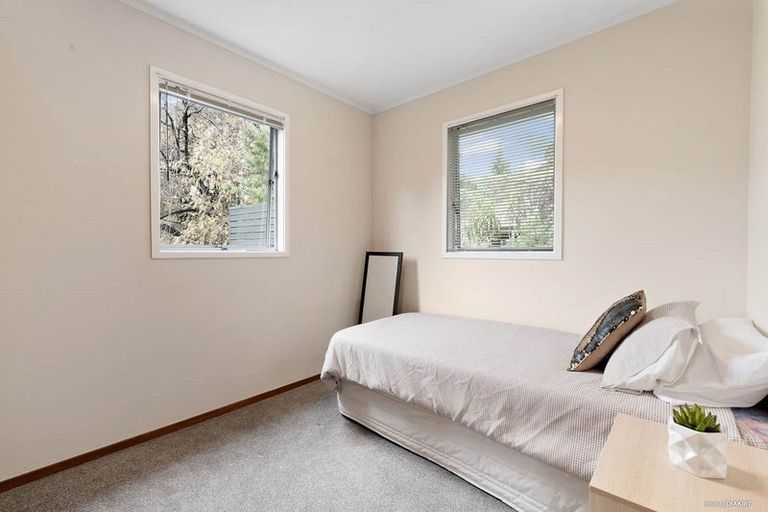 Photo of property in 2/28 Scarlock Avenue, Browns Bay, Auckland, 0630