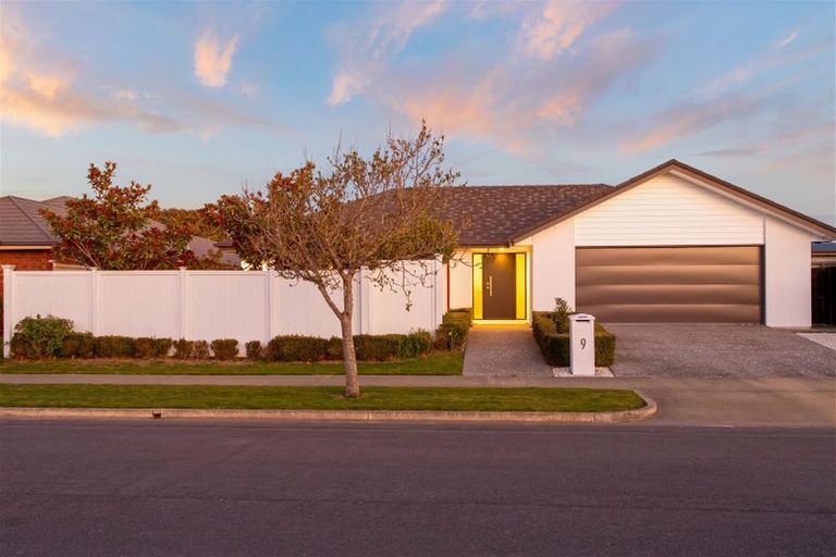 Photo of property in 9 Westpark Drive, Burnside, Christchurch, 8053