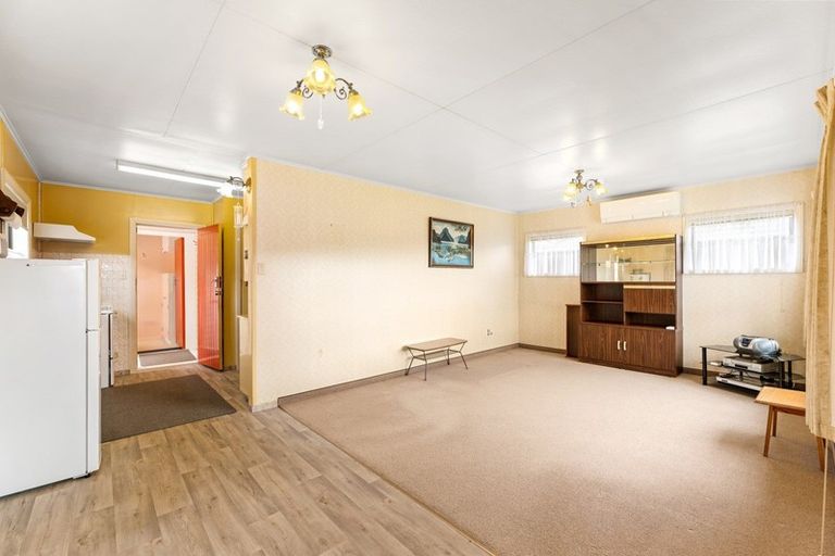 Photo of property in 5 Ashforth Street, Wainuiomata, Lower Hutt, 5014