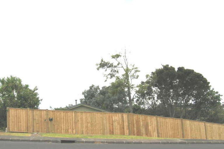 Photo of property in 2/31 Juniper Road, Sunnynook, Auckland, 0620