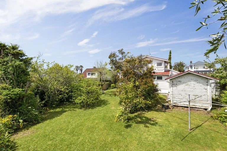 Photo of property in 1 Bayview Road, Hauraki, Auckland, 0622