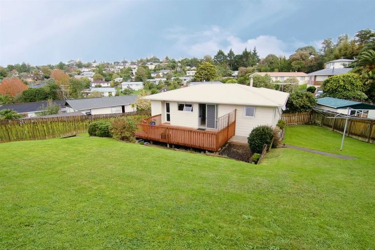 Photo of property in 11 Glenfinn Place, Massey, Auckland, 0614