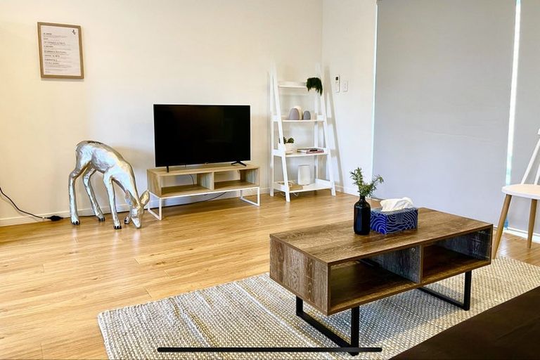 Photo of property in 74a Park Road, Glenfield, Auckland, 0629