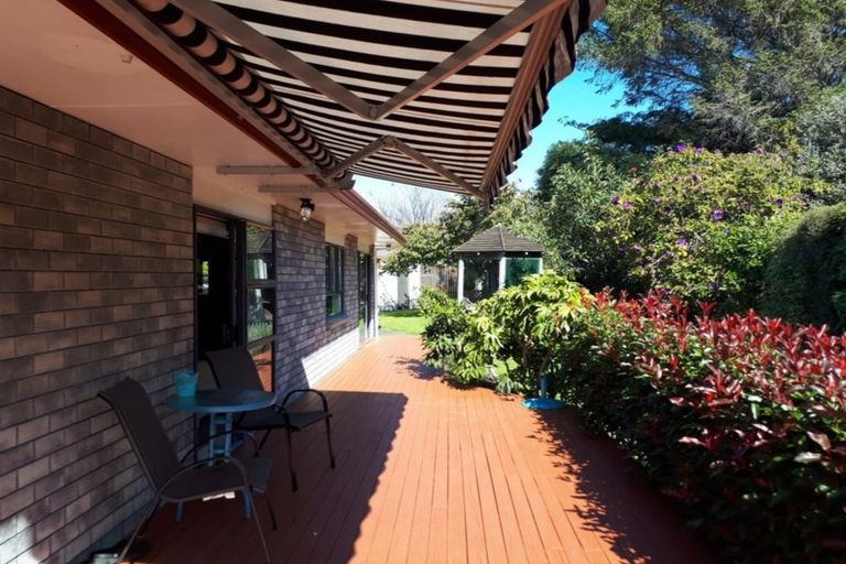 Photo of property in 6 Riverside Drive, Waiuku, 2123