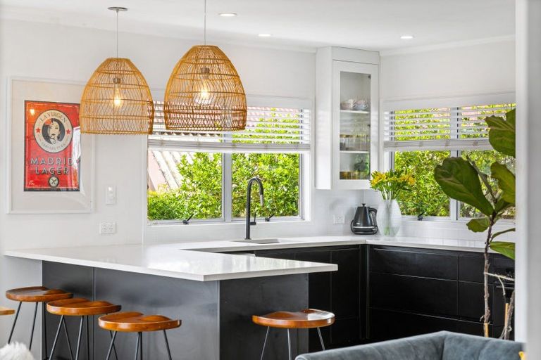 Photo of property in 47 Red Beach Road, Red Beach, 0932