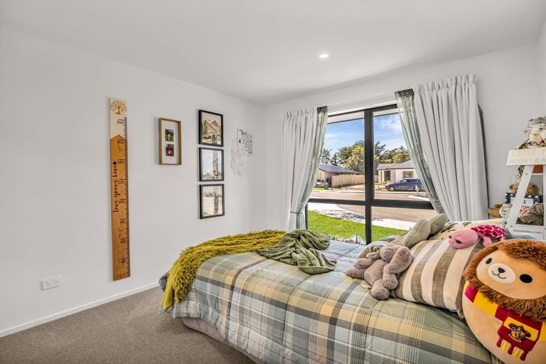 Photo of property in 16 Cam Mill Place, Rangiora, 7400