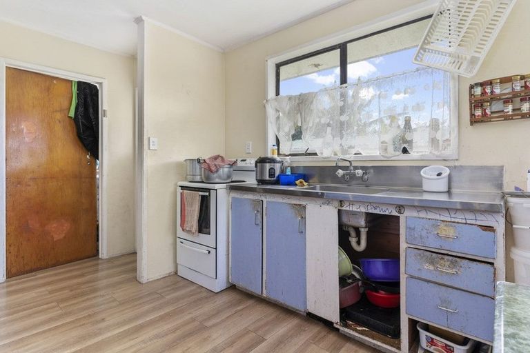 Photo of property in 1 Tabitha Crescent, Henderson, Auckland, 0612
