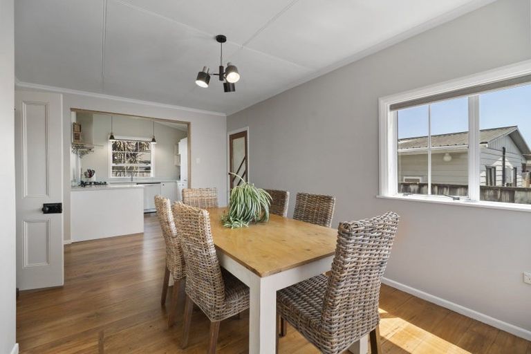 Photo of property in 162 Tukapa Street, Westown, New Plymouth, 4310