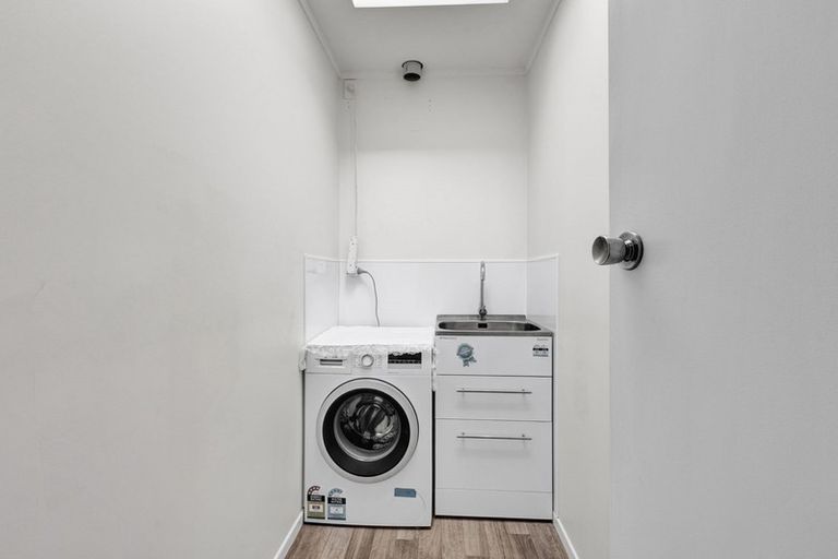 Photo of property in 24 Tukapa Street, Westown, New Plymouth, 4310