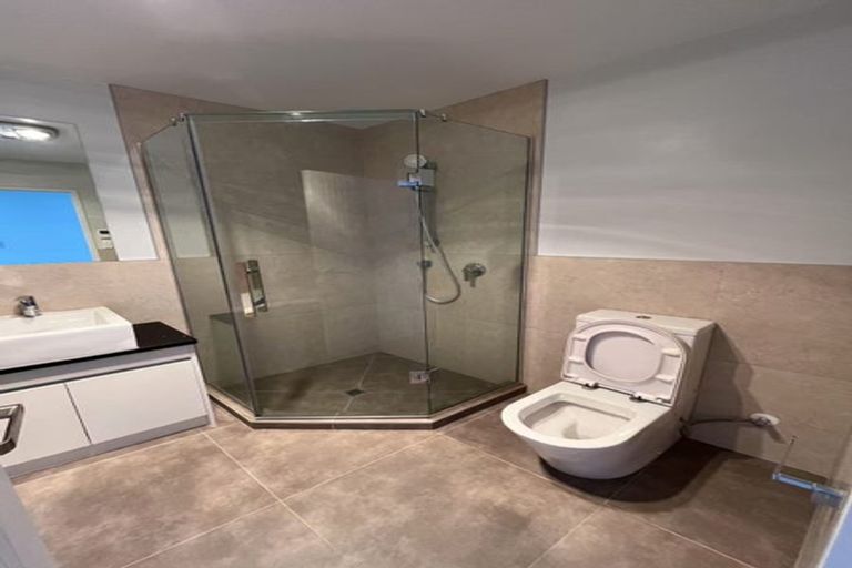 Photo of property in 62 Bordeaux Parade, Te Atatu South, Auckland, 0610