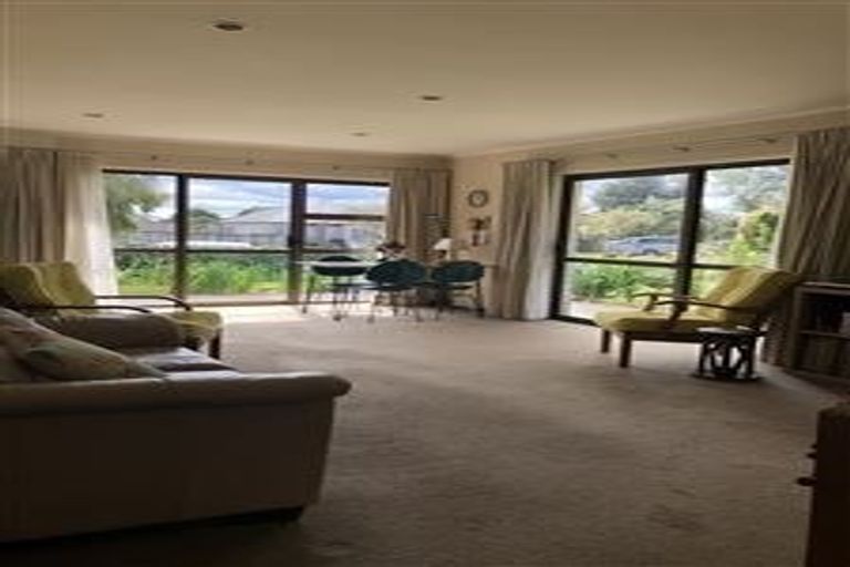 Photo of property in 12a St Michaels Avenue, Point Chevalier, Auckland, 1022