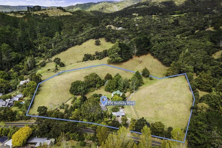 Photo of property in 100 Bethells Road, Waitakere, Henderson, 0781