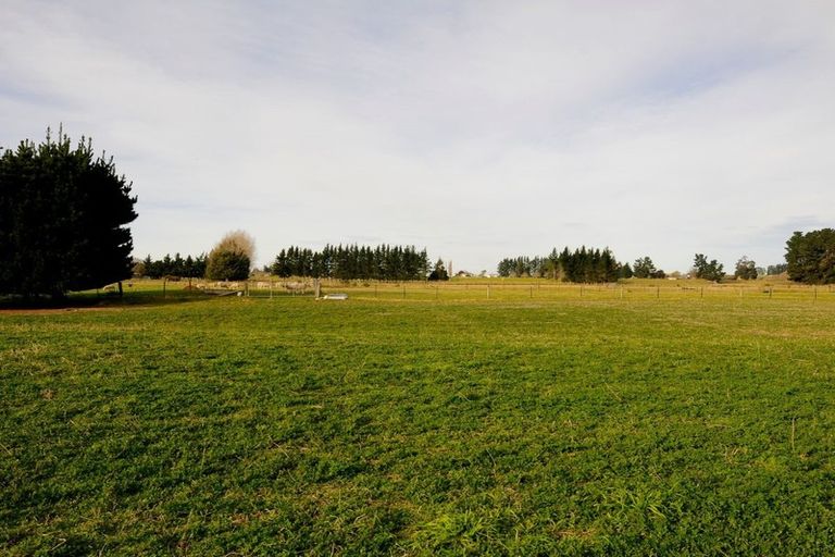 Photo of property in 64 Waihao Back Road, Waimate, 7979