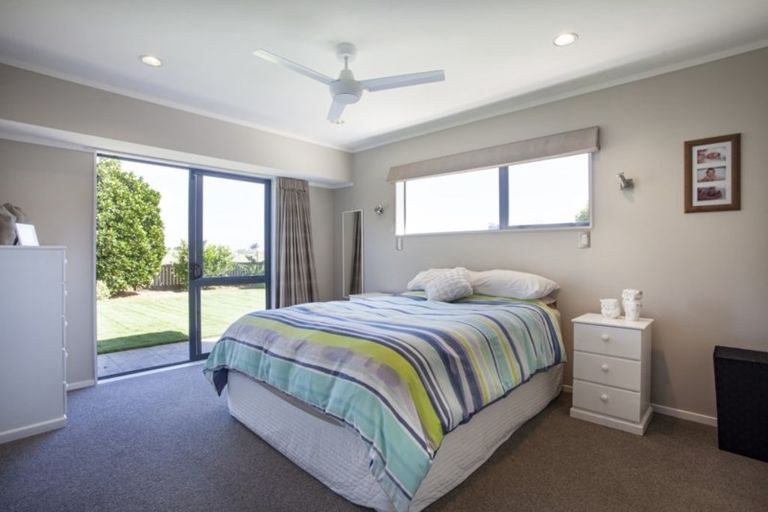 Photo of property in 122 Evans Road, Papamoa Beach, Papamoa, 3118