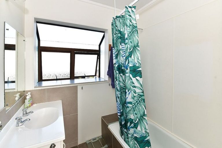 Photo of property in 836 Whangaparaoa Road, Manly, Whangaparaoa, 0930