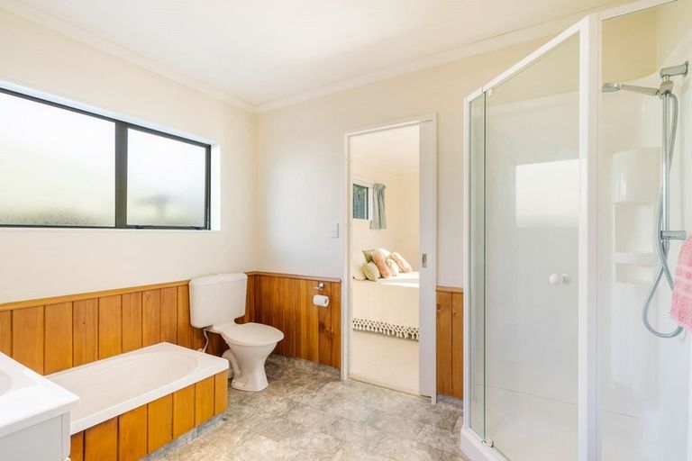 Photo of property in 8a Chilton Drive, Paraparaumu, 5032