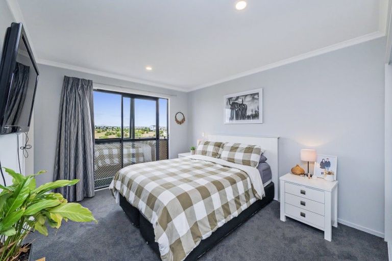Photo of property in 18 Brian Keogh Lane, Wigram, Christchurch, 8025