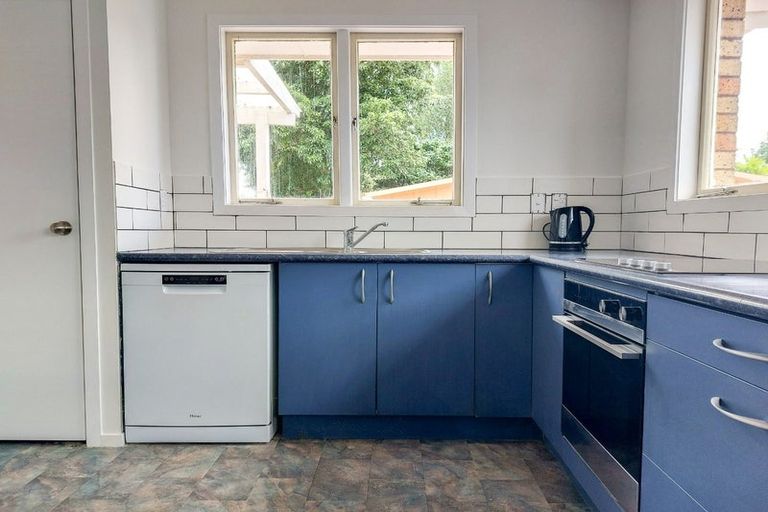 Photo of property in 42 Coleridge Drive, Enderley, Hamilton, 3214