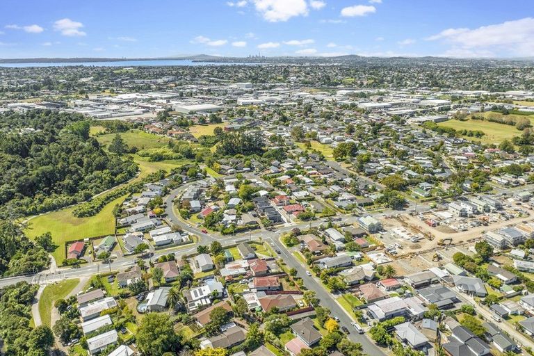 Photo of property in 1 Tabitha Crescent, Henderson, Auckland, 0612
