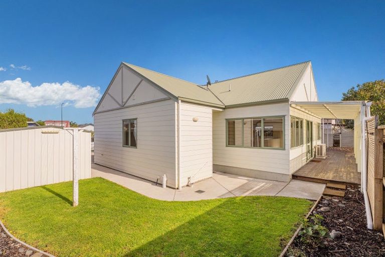 Photo of property in 11 Cholmondeley Crescent, Whitianga, 3510