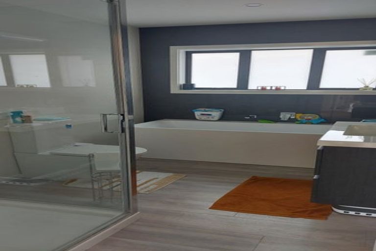 Photo of property in 14 Salisbury Crescent, Wallaceville, Upper Hutt, 5018