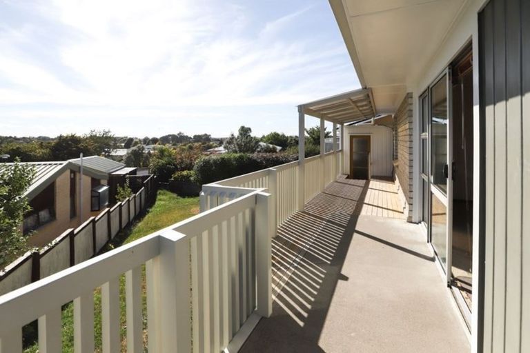 Photo of property in 8a Dovedale Place, Dinsdale, Hamilton, 3204