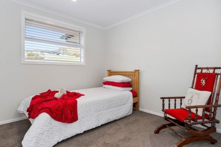 Photo of property in 1 Moira Close, Welcome Bay, Tauranga, 3175