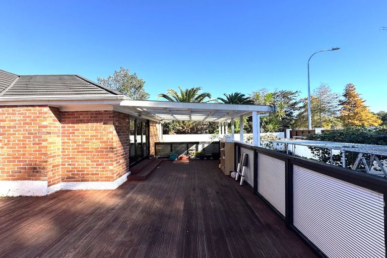 Photo of property in 20 Godley Road, Green Bay, Auckland, 0604