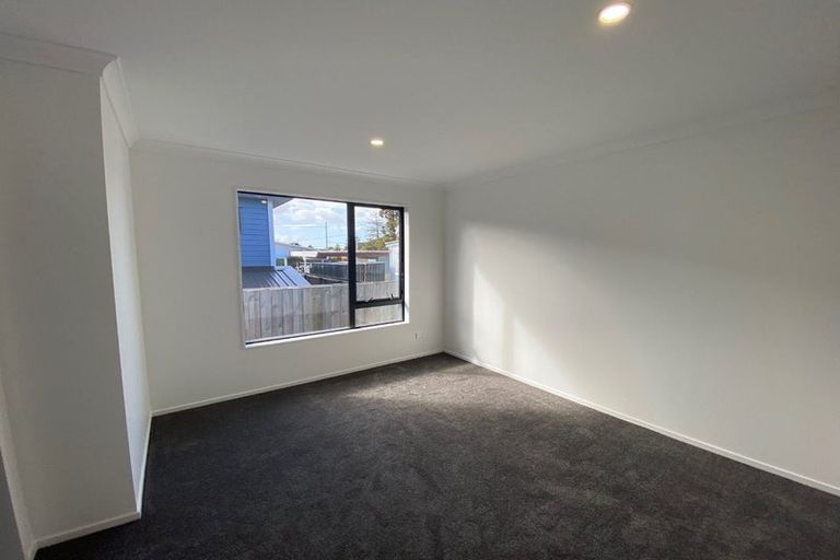 Photo of property in 65a Tiroroa Avenue, Te Atatu South, Auckland, 0610