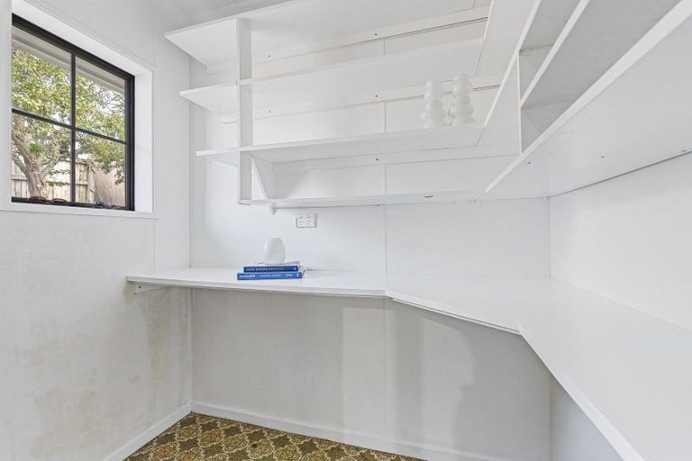 Photo of property in 10 Ainslee Street, Highlands Park, New Plymouth, 4312