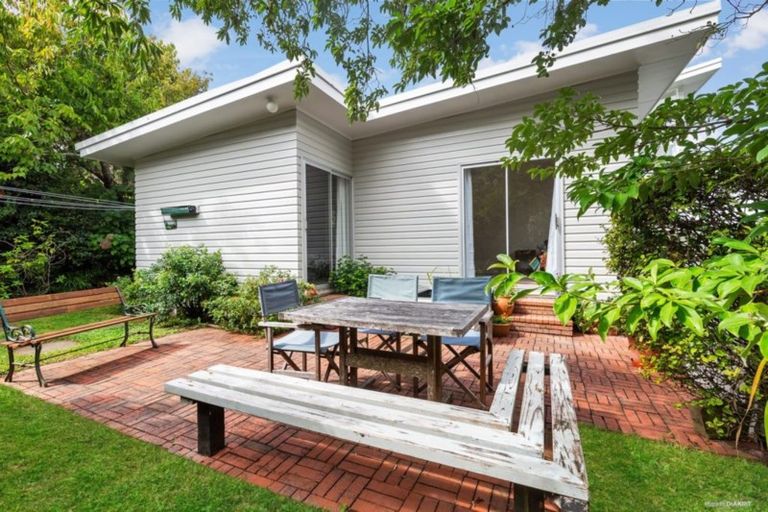 Photo of property in 1 Whitu Street, Khandallah, Wellington, 6035