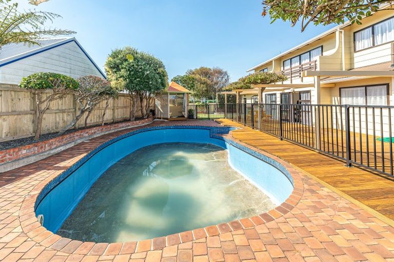 Photo of property in 12 Akepiro Place, Tawhero, Whanganui, 4501