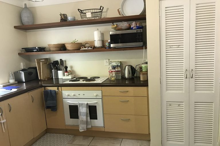 Photo of property in 2/15 Dunraven Place, Torbay, Auckland, 0630