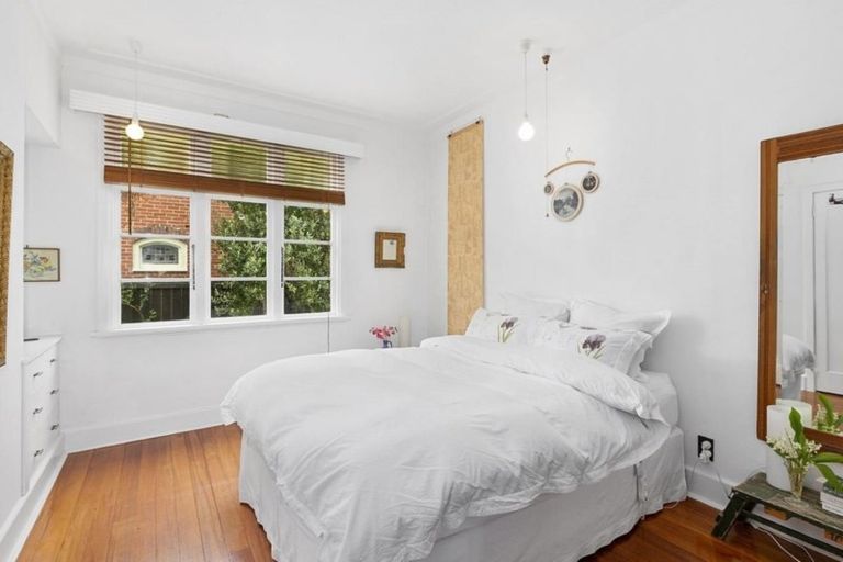 Photo of property in 19 Cliffs Road, Saint Clair, Dunedin, 9012