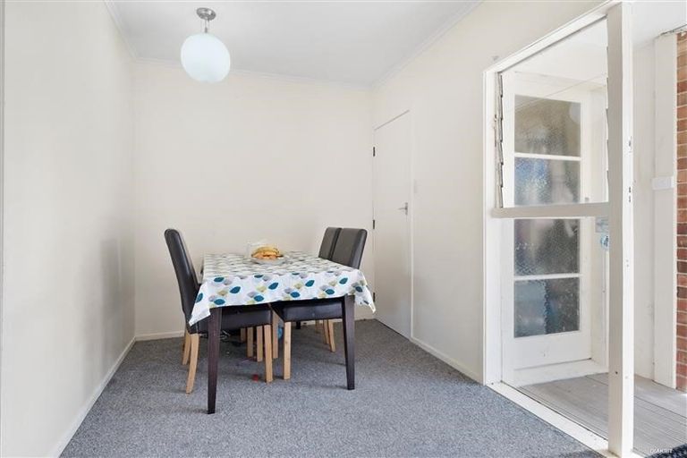 Photo of property in 39 Blakeborough Drive, Forrest Hill, Auckland, 0620