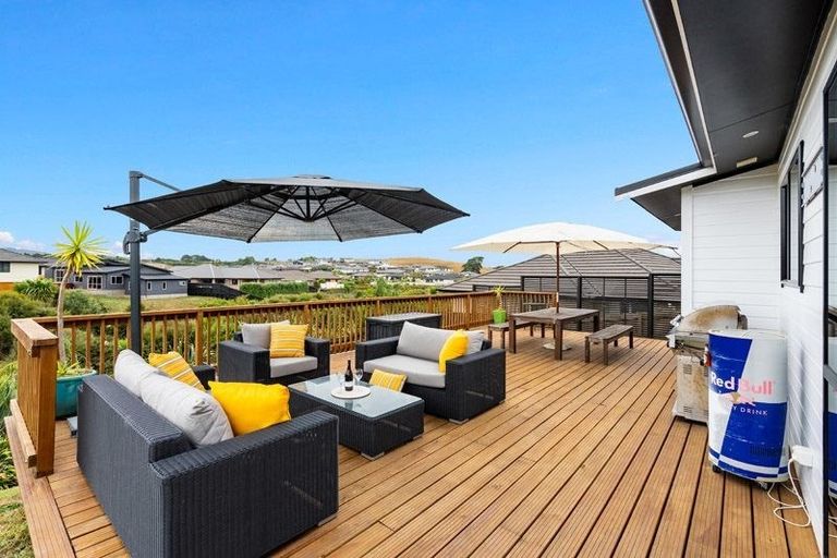 Photo of property in 64 Helenslee Road, Pokeno, 2402