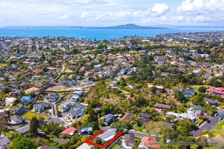 Photo of property in 23 Malters Place, Browns Bay, Auckland, 0630