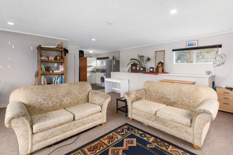 Photo of property in 14 Harbour View Road, Omokoroa, 3114
