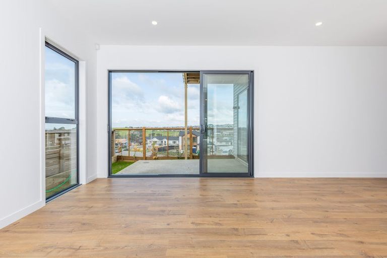 Photo of property in 9 Kumukumu Road, Long Bay, Auckland, 0630