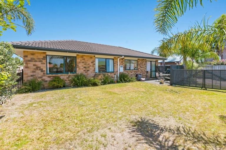Photo of property in 10 Lamia Grove, Papamoa Beach, Papamoa, 3118