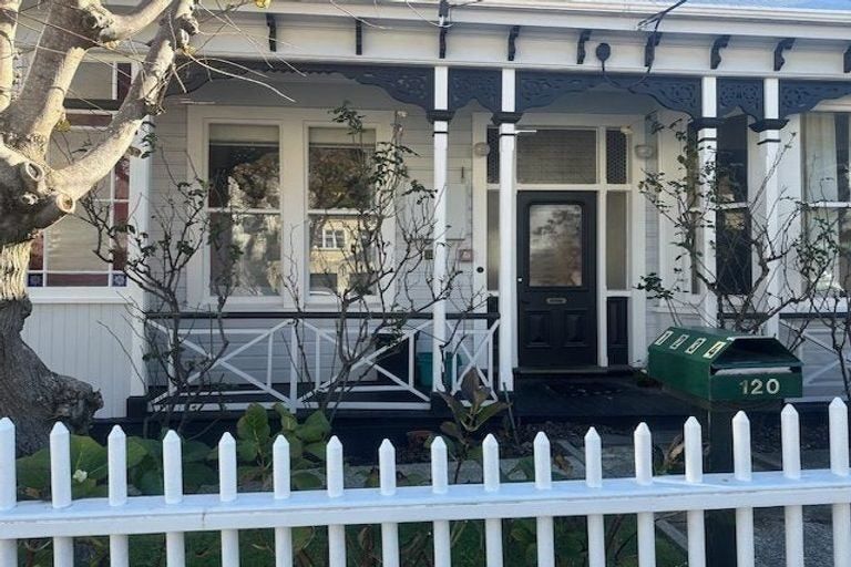 Photo of property in 120 Austin Street, Mount Victoria, Wellington, 6011