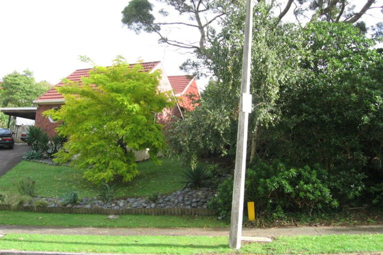 Photo of property in 27 Holyoake Place, Chatswood, Auckland, 0626