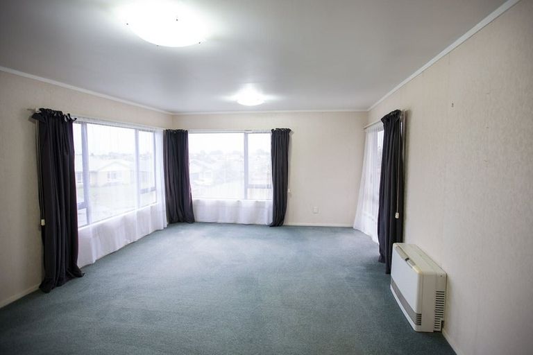 Photo of property in 21 Logan Way, Kelvin Grove, Palmerston North, 4414
