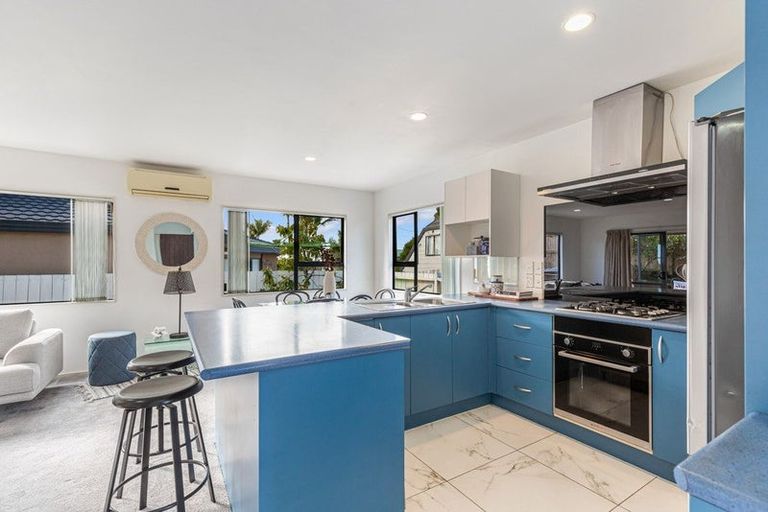 Photo of property in 217a Onewa Road, Birkenhead, Auckland, 0626