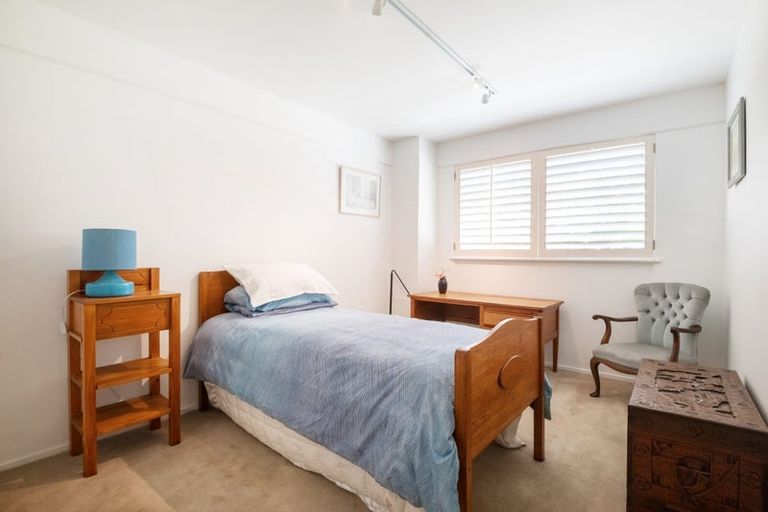 Photo of property in 1/21 Clifton Road, Hauraki, Auckland, 0622