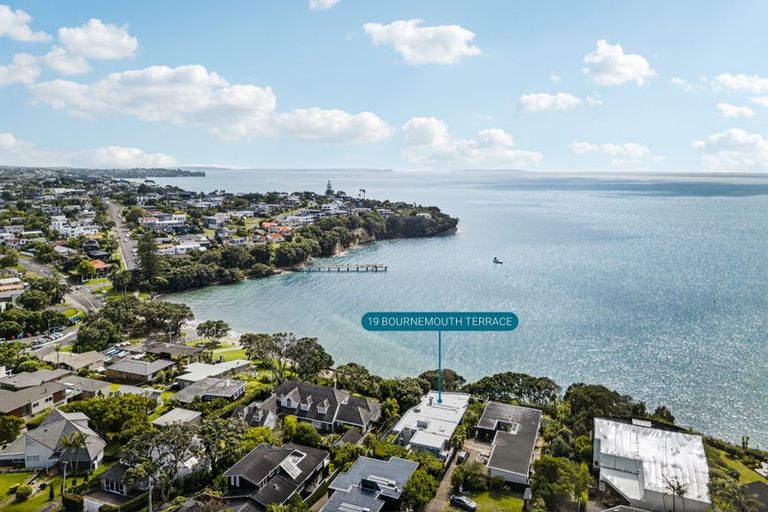 Photo of property in 19 Bournemouth Terrace, Murrays Bay, Auckland, 0630