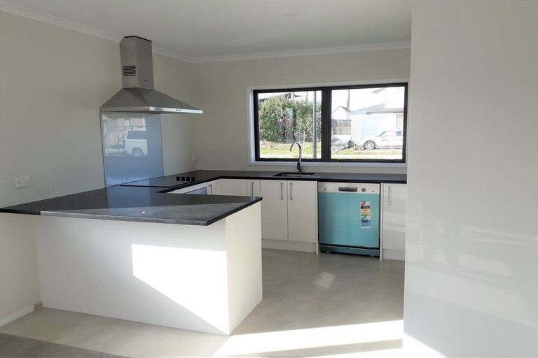 Photo of property in 16 Piripono Crescent, Pukekohe, 2120