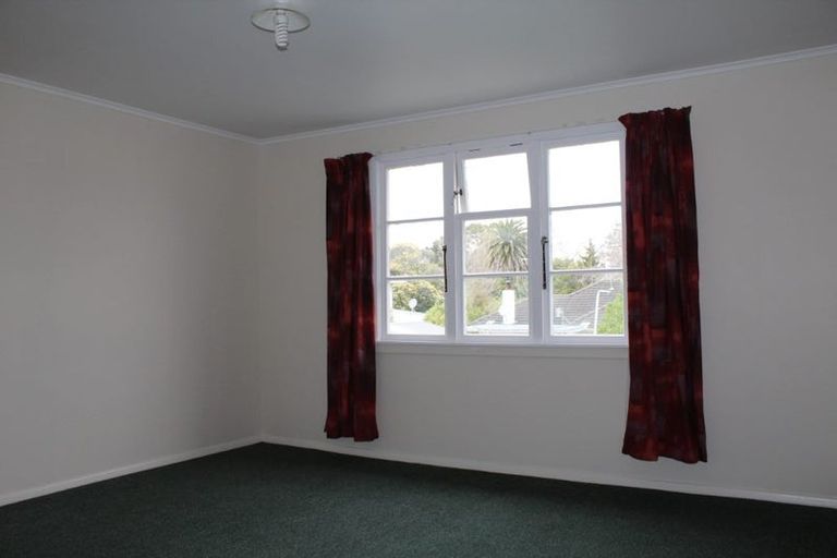 Photo of property in 553 Featherston Street, Roslyn, Palmerston North, 4414