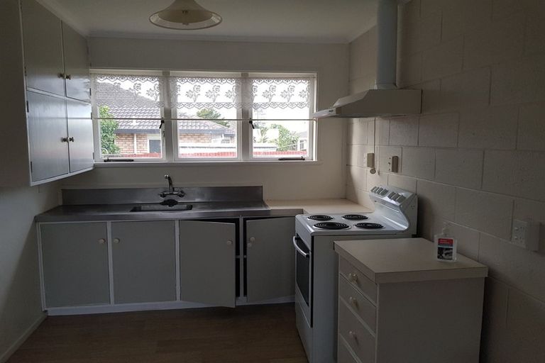 Photo of property in 2/52 Landscape Road, Papatoetoe, Auckland, 2025