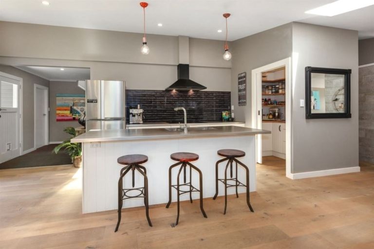 Photo of property in 9 Pukerua Beach Road, Pukerua Bay, 5026